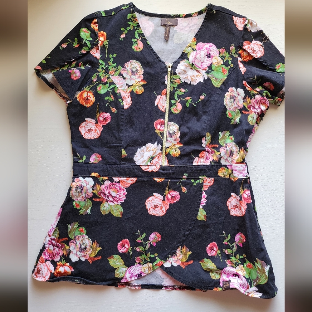 Jaanuu scrub top